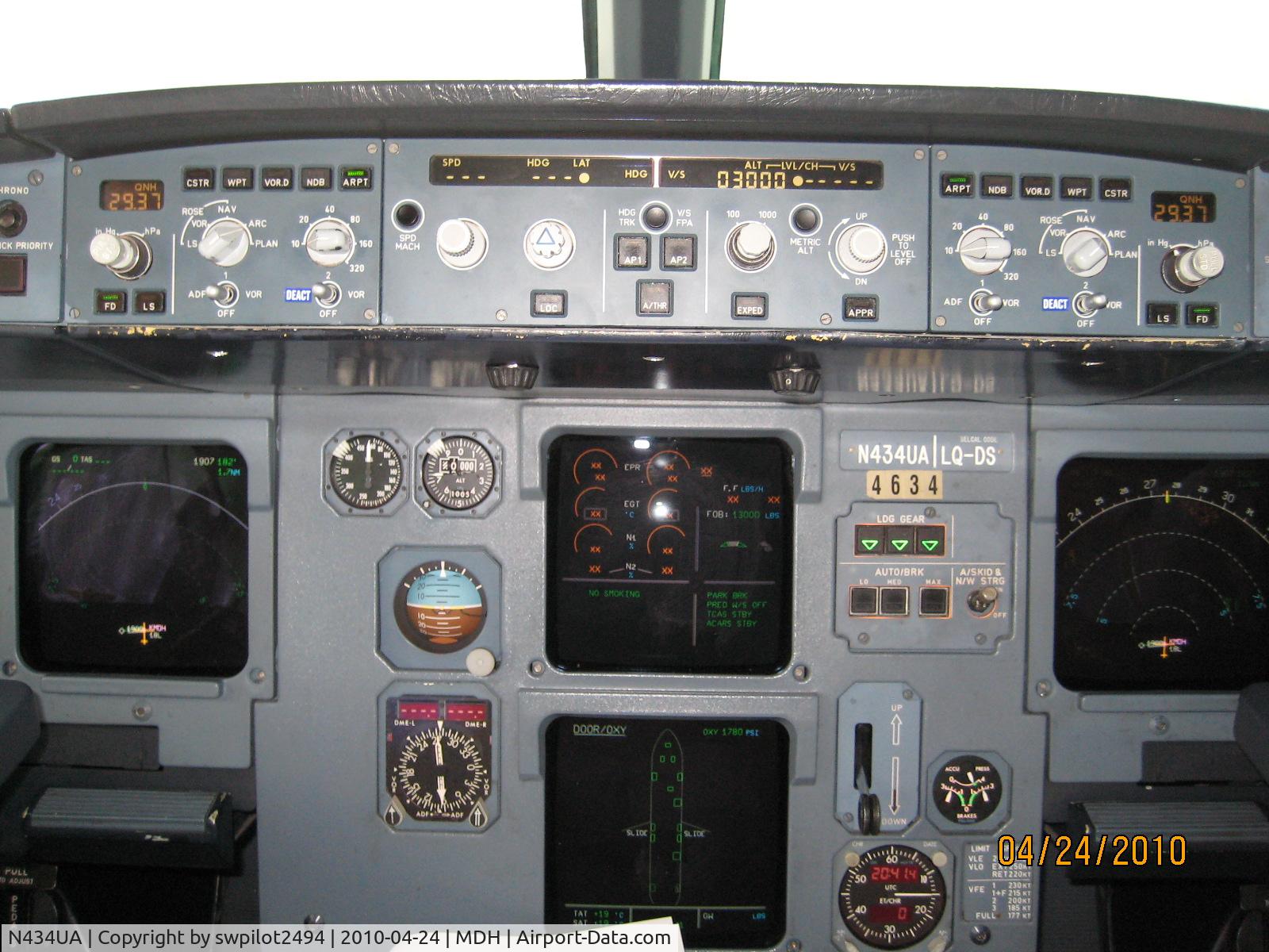 N434UA, 1996 Airbus A320-232 C/N 592, United Airlines career day at Carbondale