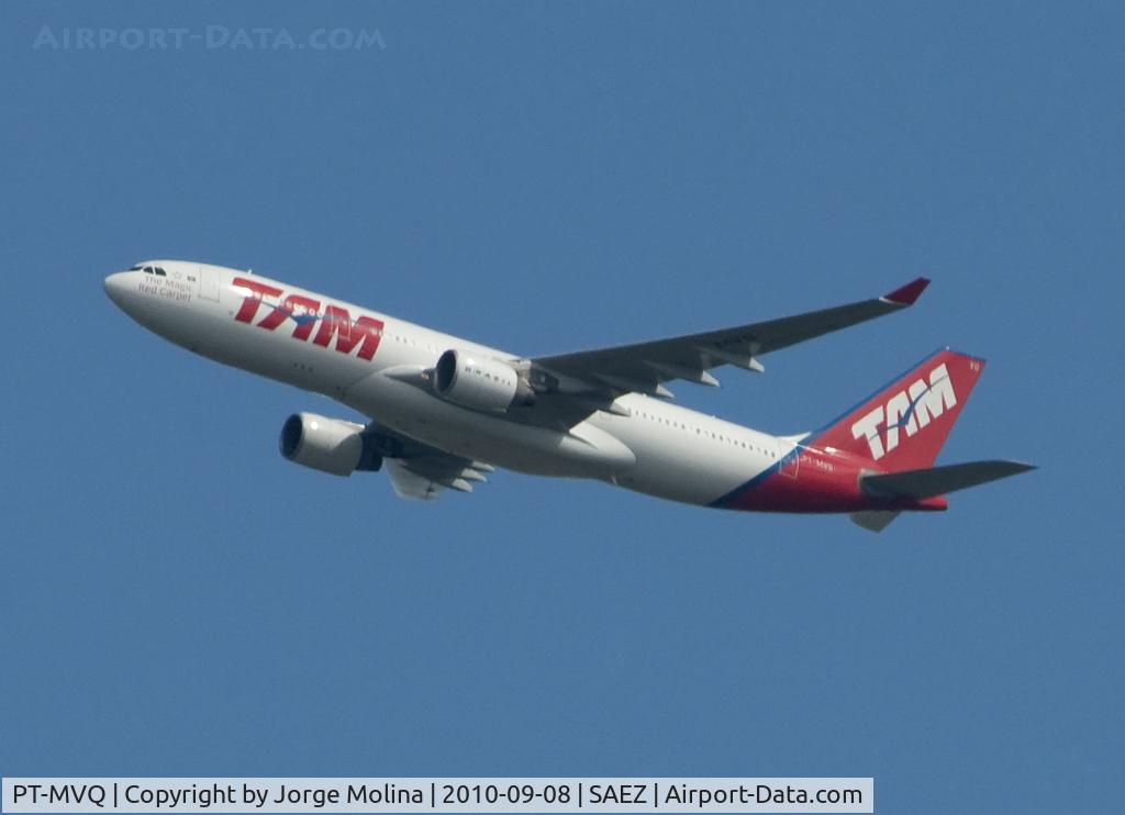 PT-MVQ, 2008 Airbus A330-223 C/N 968, Taking off RWY 11.