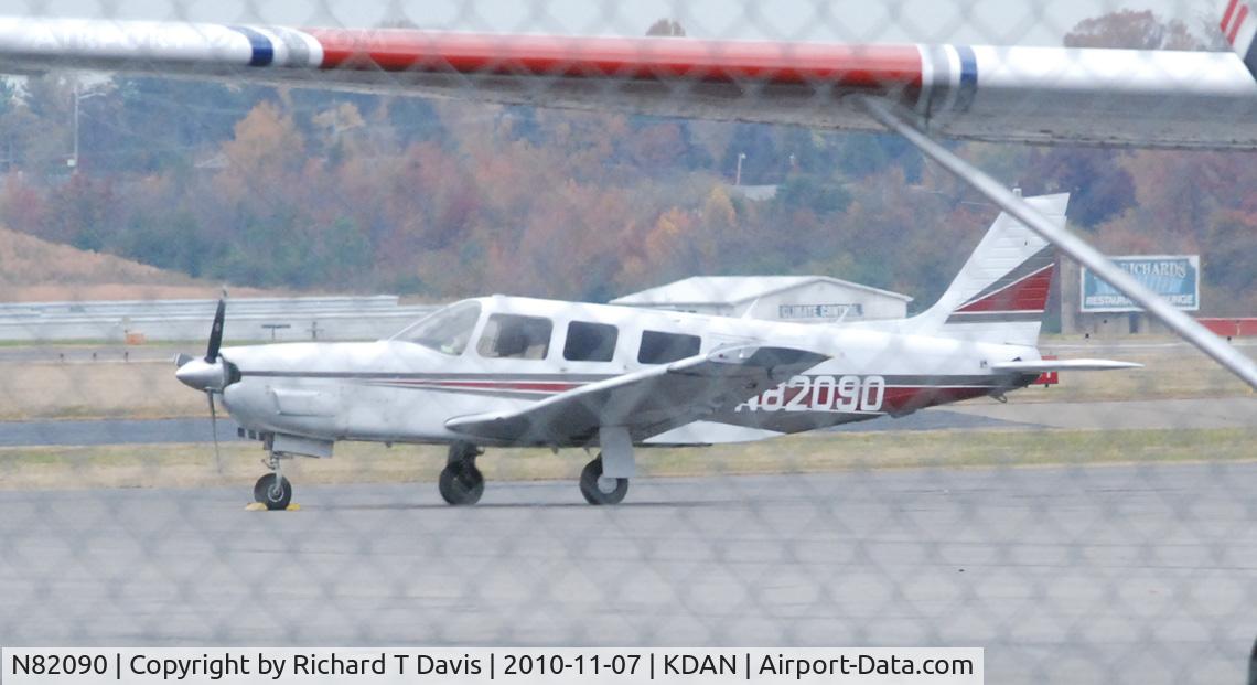 N82090, 1982 Piper PA-32R-301 Saratoga SP C/N 32R-8213048, 1982 Piper PA 32R-301 in Danville Va..