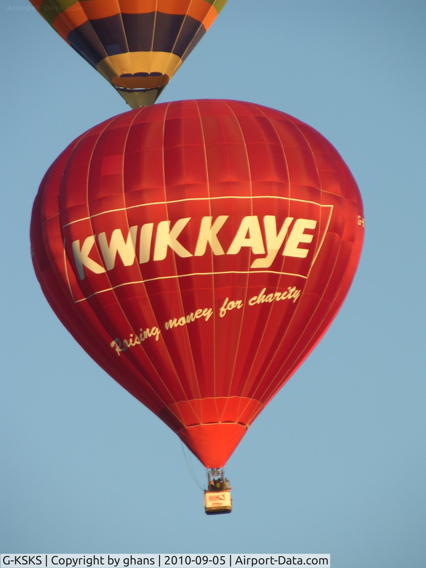 G-KSKS, 2001 Cameron Balloons N-105 C/N 4963, WIM 2010