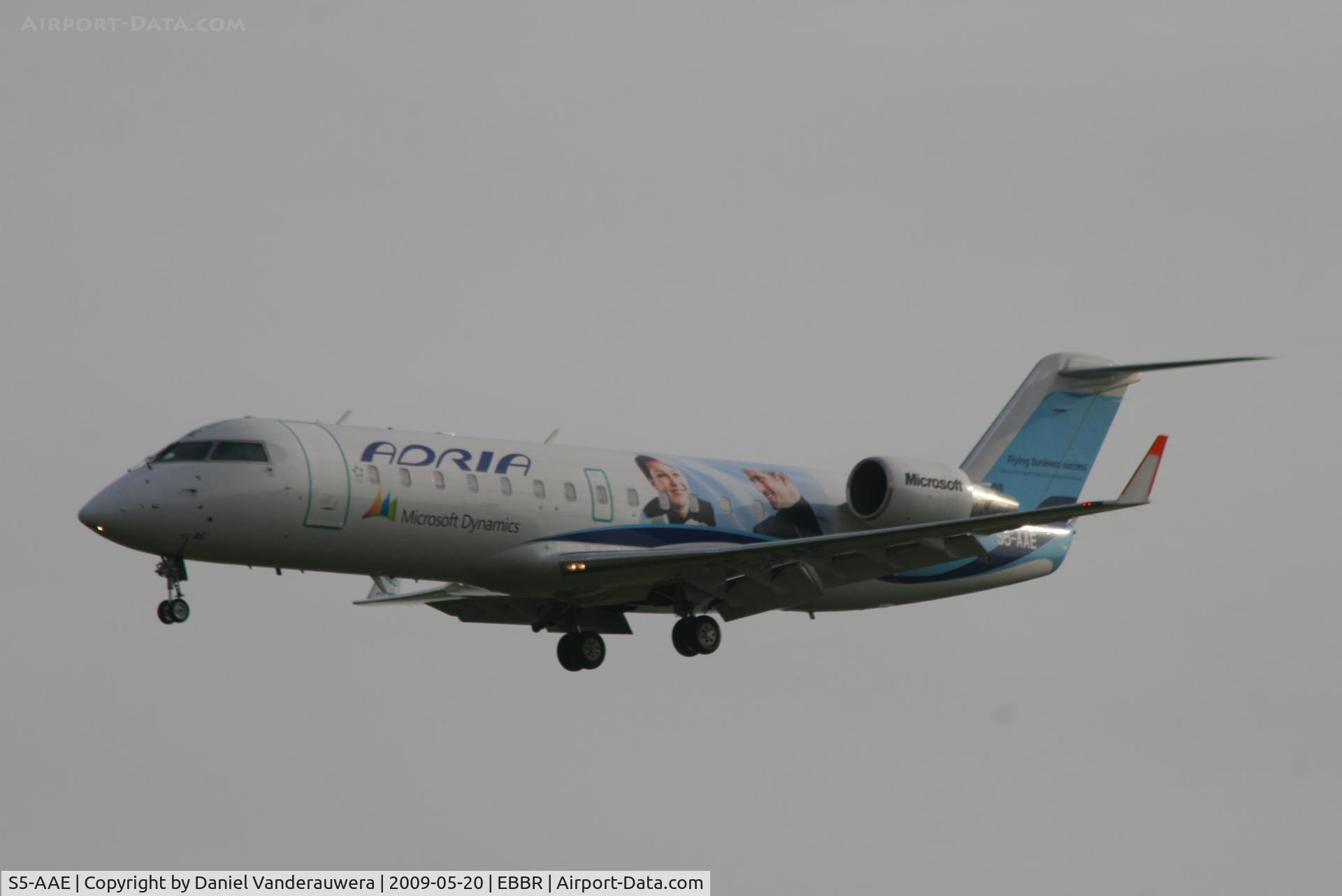S5-AAE, 1998 Canadair CRJ-200LR (CL-600-2B19) C/N 7170, Arrival of flight JP376 to RWY 25L