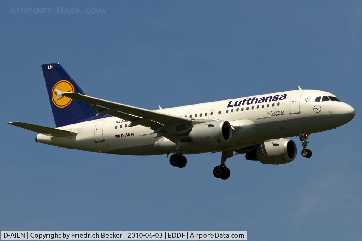 D-AILN, 1997 Airbus A319-114 C/N 700, on final RW07R