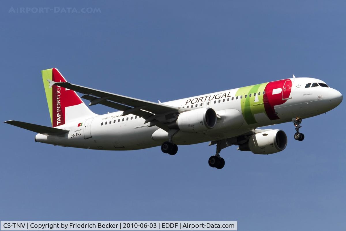 CS-TNV, 2009 Airbus A320-214 C/N 4143, on final RW07R