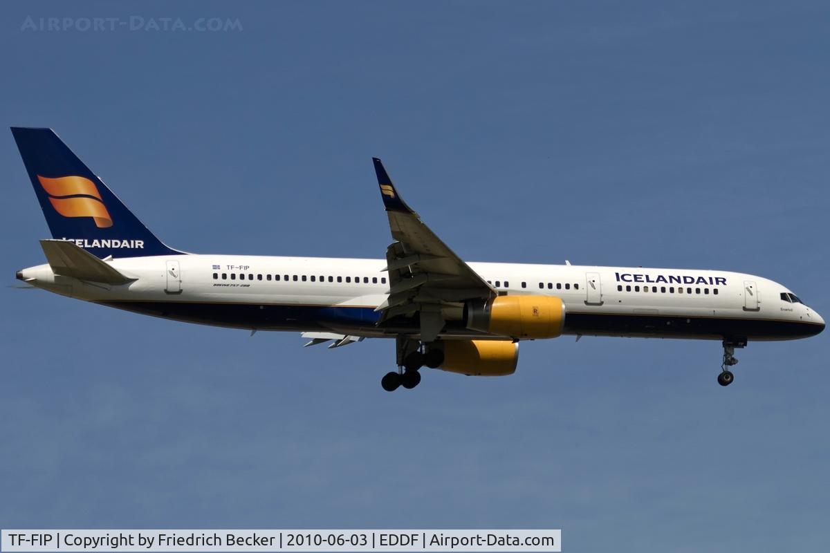 TF-FIP, 2000 Boeing 757-208 C/N 30423, on final RW07R