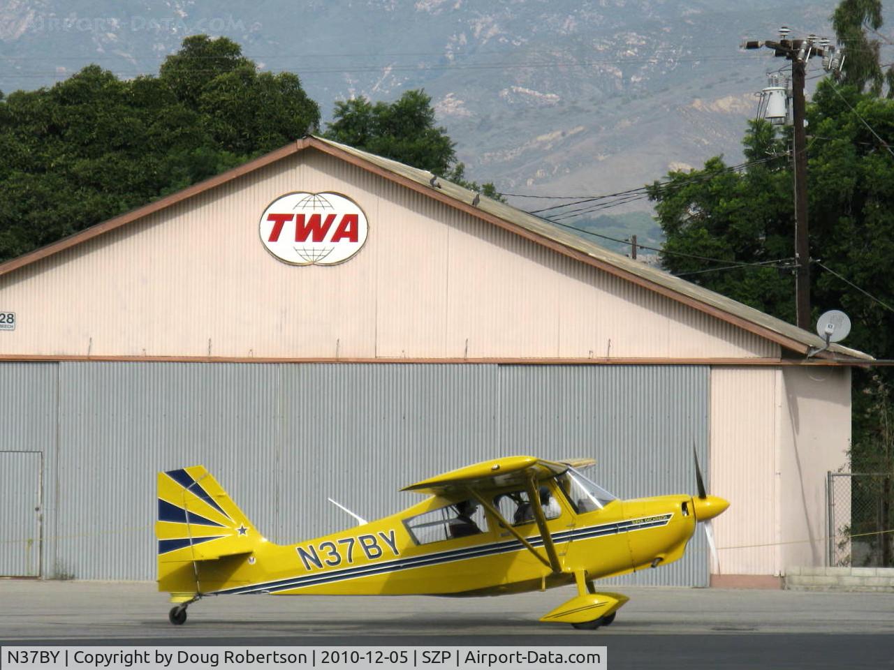 N37BY, 2004 American Champion 8KCAB Super Decathlon C/N 951-2004, 2004 American Champion 8KCAB SUPER DECATHLON, Lycoming AEIO-360 180 Hp, holding short
