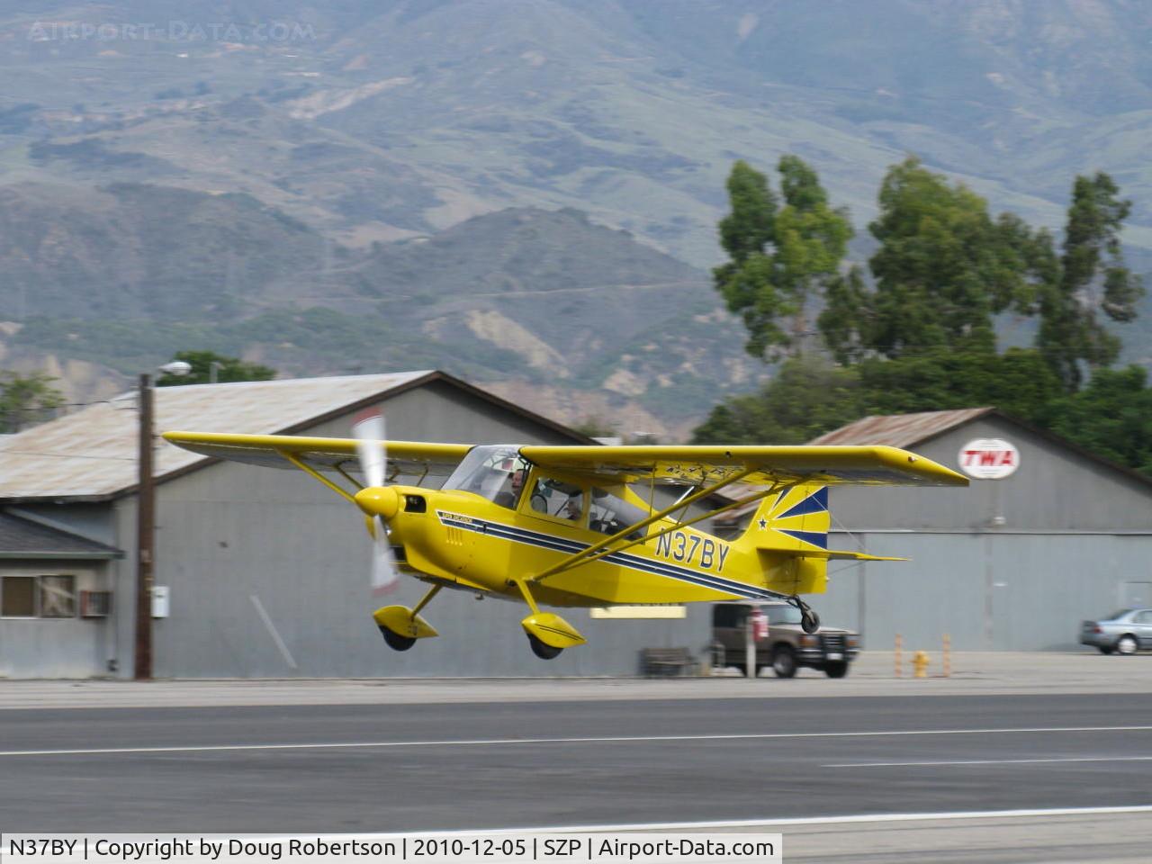 N37BY, 2004 American Champion 8KCAB Super Decathlon C/N 951-2004, 2004 American Champion 8KCAB, Lycoming AEIO-360 180 Hp, landing Rwy 22, wind shift
