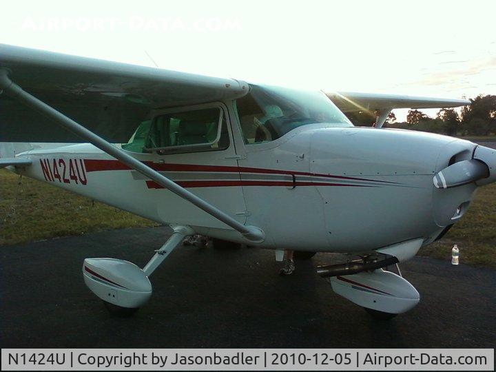 N1424U, 1976 Cessna 172M C/N 17267091, My friends brother supposedly owns this bird. I do not know anything other than that.