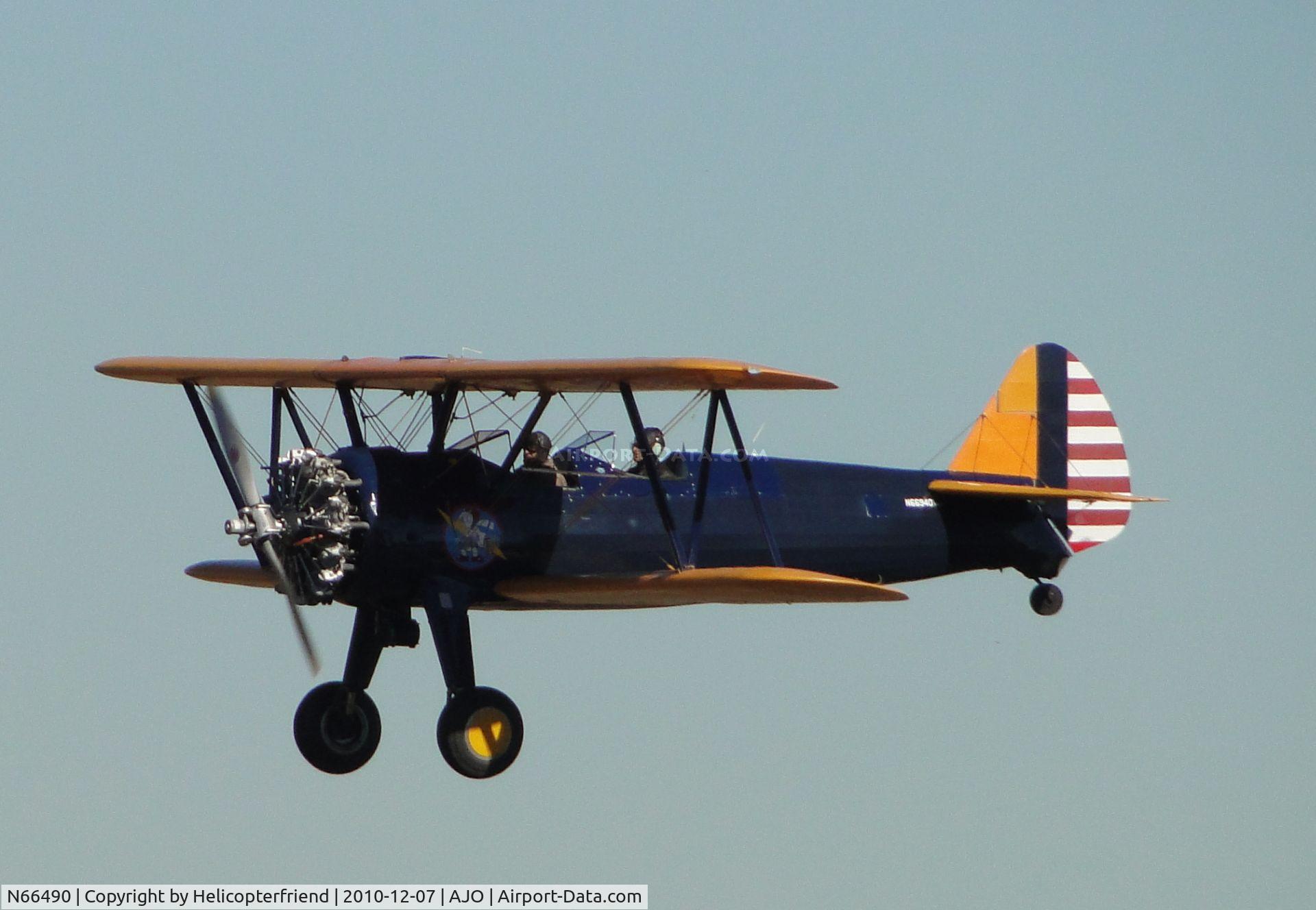 N66490, 1943 Boeing E75N1 C/N 75-8379, On final to runway 25