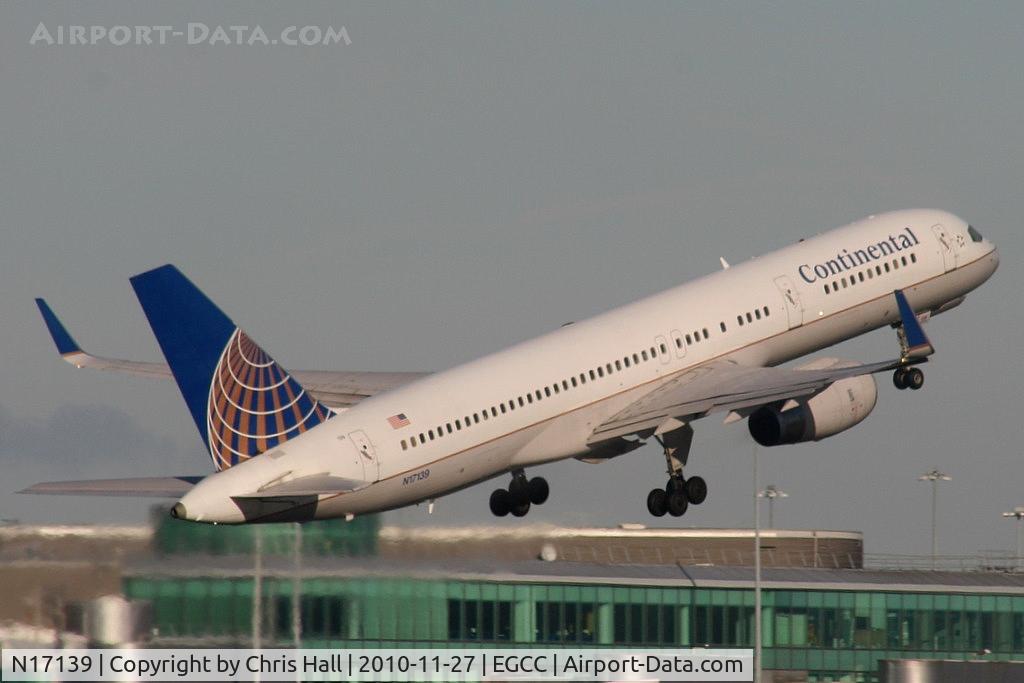 N17139, 2000 Boeing 757-224 C/N 30352, Continental B757 departing from RW05L