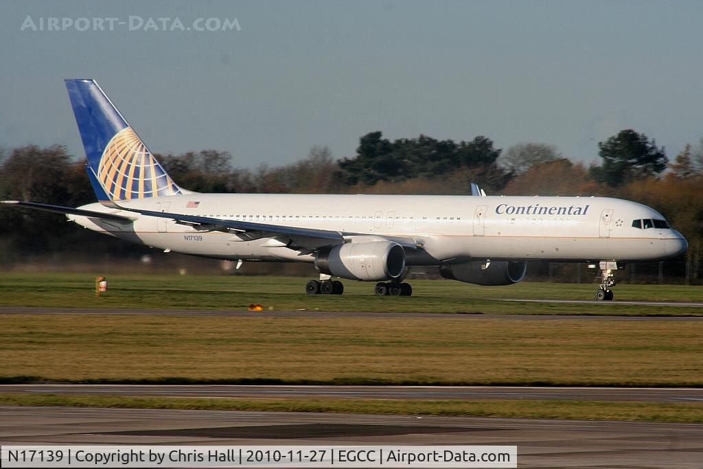 N17139, 2000 Boeing 757-224 C/N 30352, Continental B757 starting to roll down RW05L