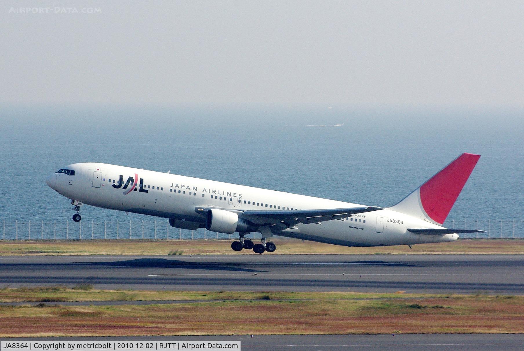 JA8364, Boeing 767-346 C/N 24782, take off from Tokyo Haneda