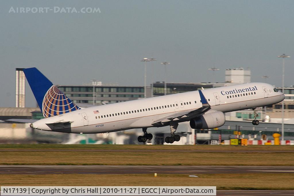 N17139, 2000 Boeing 757-224 C/N 30352, Continental B757 departing from RW05L