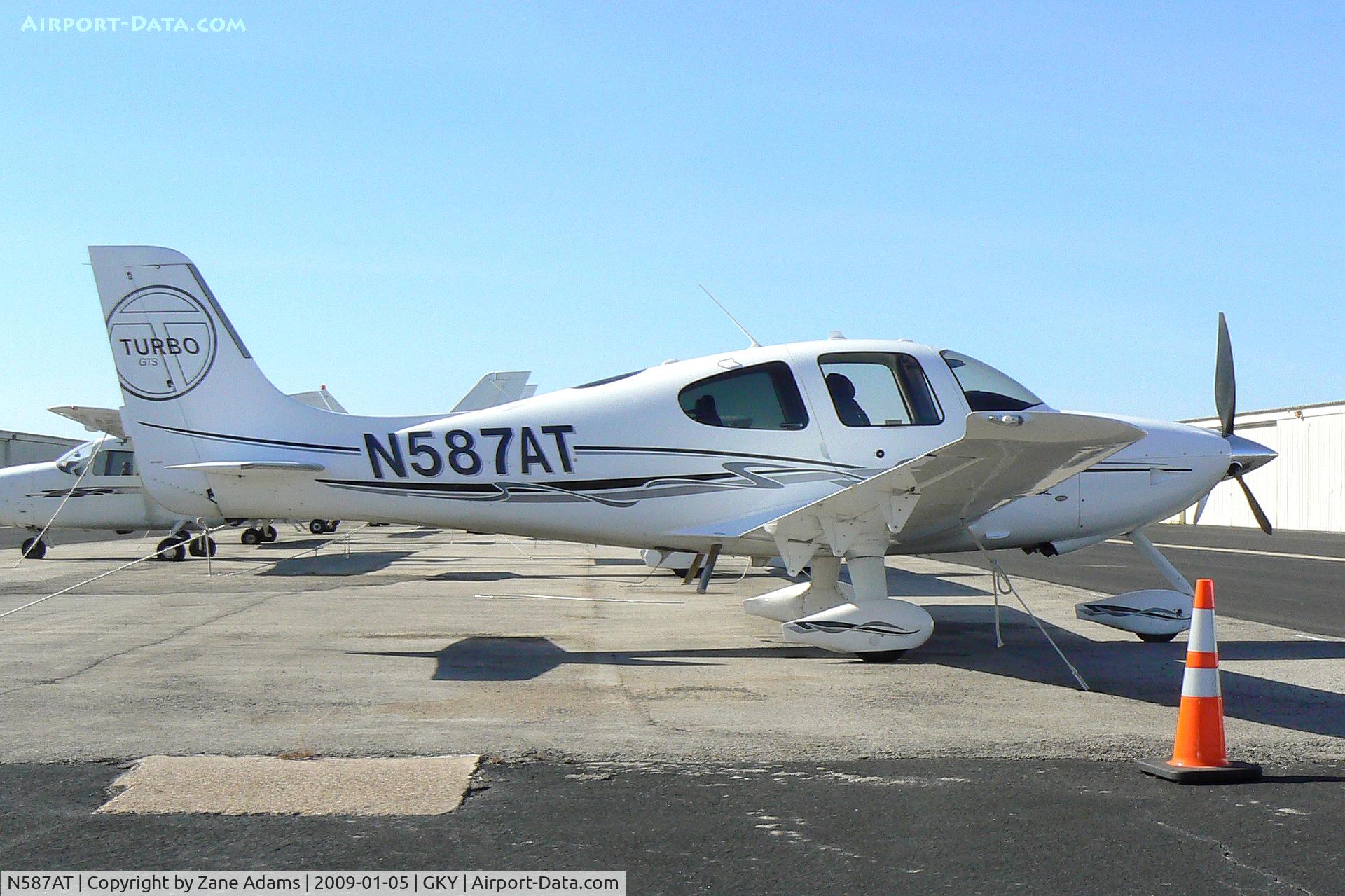 N587AT, Cirrus SR22 C/N 3459, At Arlington Municipal - TX