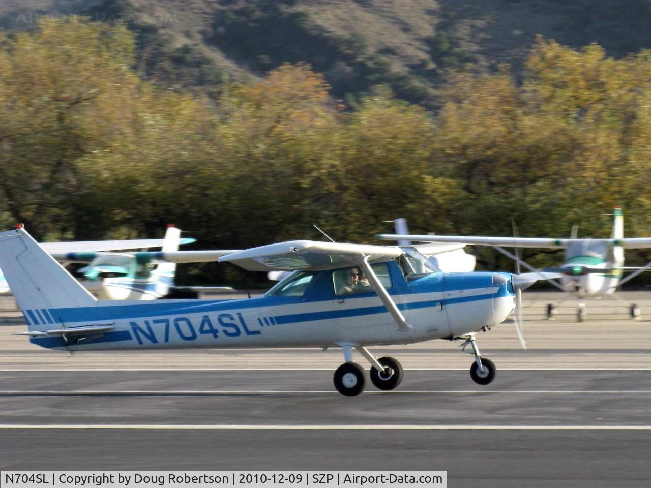 N704SL, 1976 Cessna 150M C/N 15078837, 1976 Cessna 150M, Continental O-200 100 Hp, takeoff roll Rwy 22
