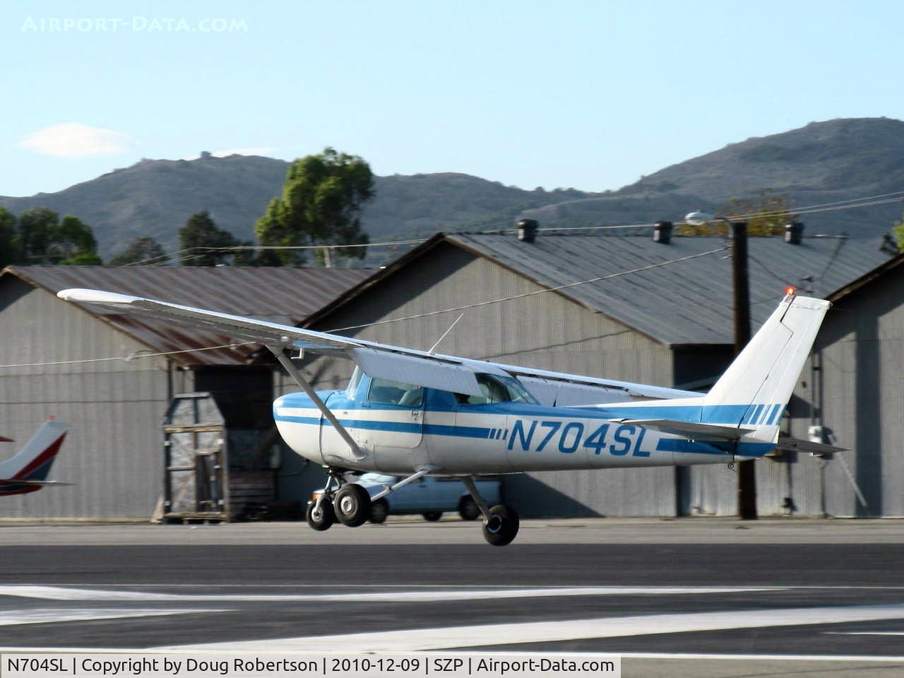 N704SL, 1976 Cessna 150M C/N 15078837, 1976 Cessna 150M, Continental O-200 100 Hp, landing Rwy 22