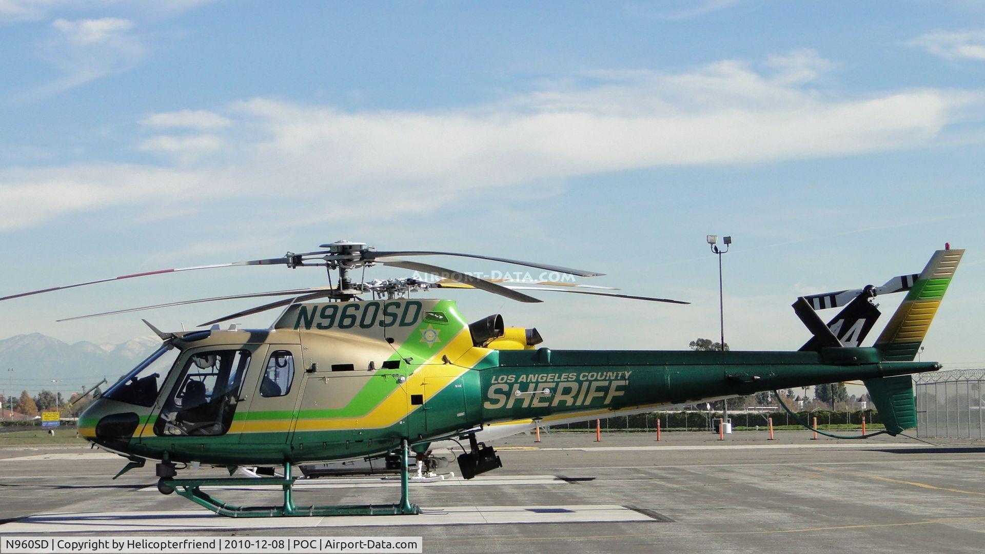 N960SD, 2001 Eurocopter AS-350B-2 Ecureuil C/N 3501, Parked on LA County helipad