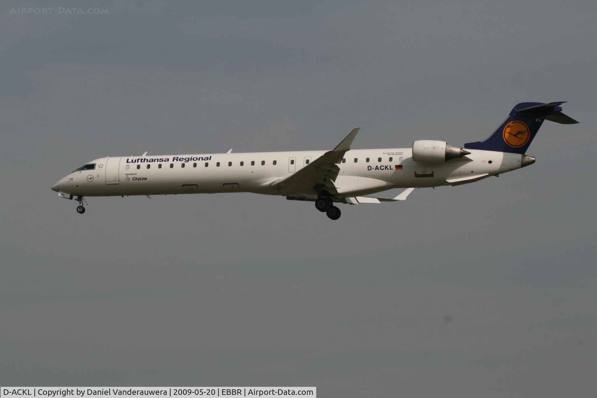 D-ACKL, 2006 Bombardier CRJ-900LR (CL-600-2D24) C/N 15095, Flight LH4203 is descending to RWY 25L
