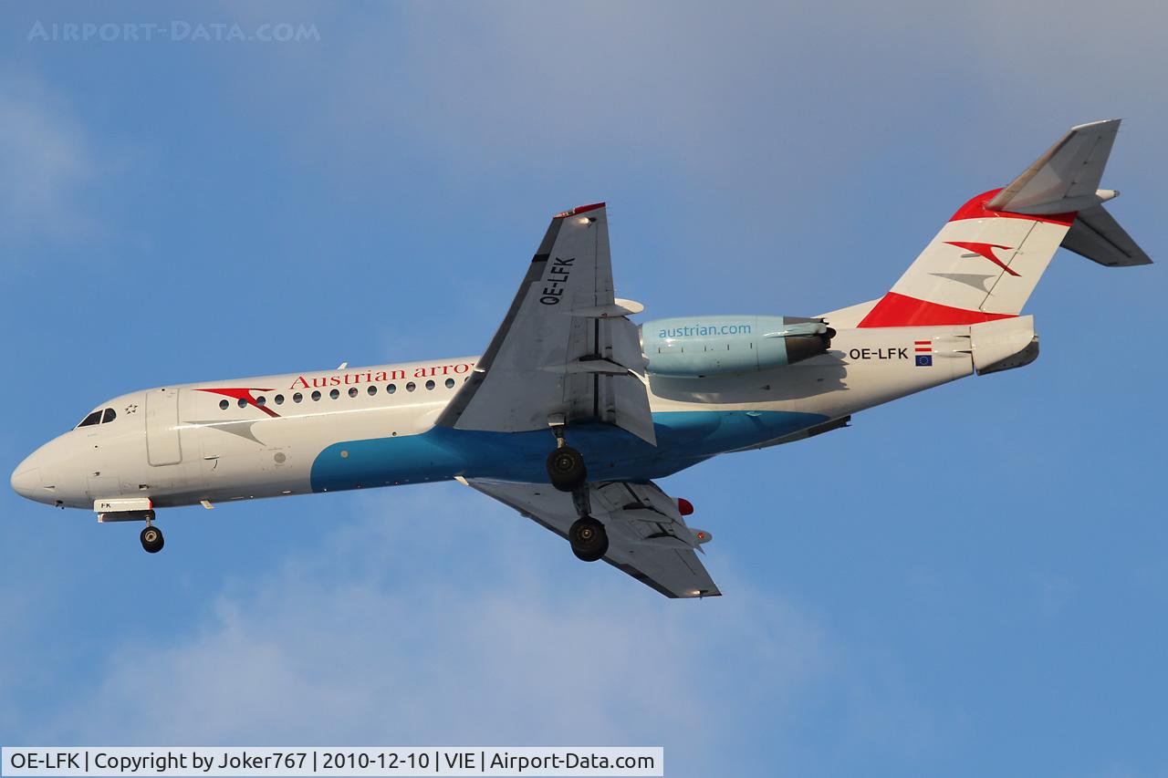 OE-LFK, 1995 Fokker 70 (F-28-0070) C/N 11555, Austrian arrows