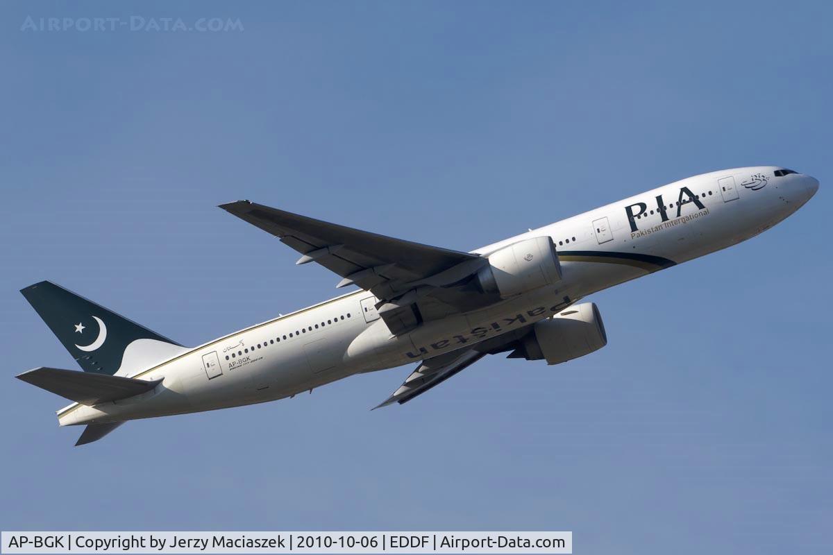 AP-BGK, 2004 Boeing 777-240/ER C/N 33776, AP-BGK_
Boeing 777-240 (ER), c/n: 33776