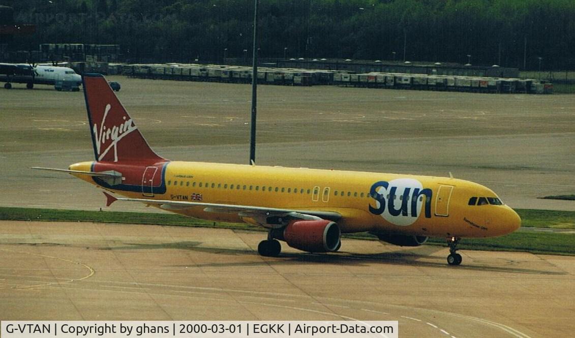 G-VTAN, 1998 Airbus A320-214 C/N 764, smiling to us