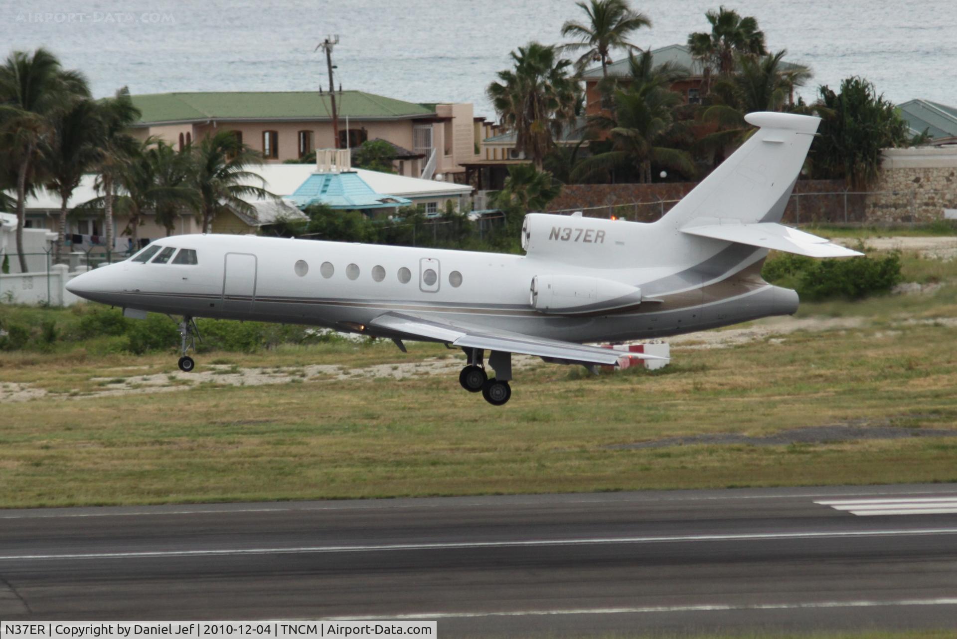 N37ER, 1981 Dassault Falcon 50 C/N 47, N37ER landing at TNCM runway 10