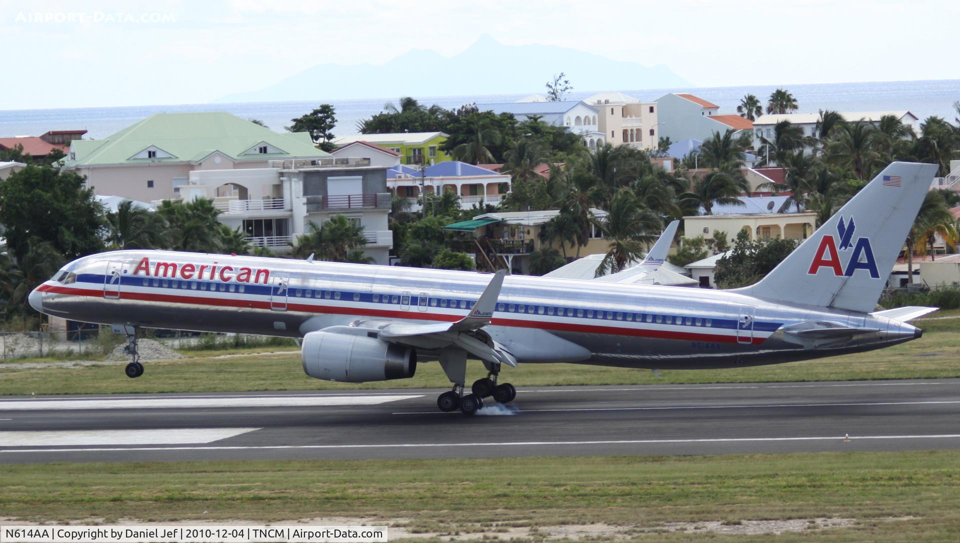 N614AA, 1989 Boeing 757-223 C/N 24490, American airlines N614AA landing at TNCM