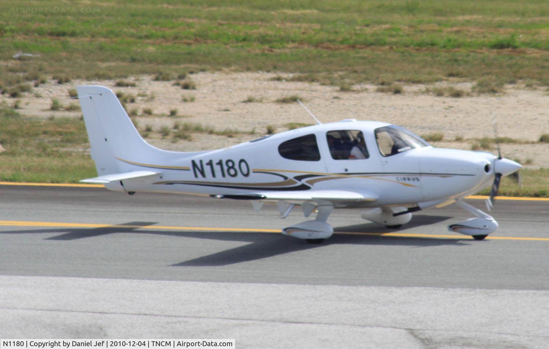 N1180, 2005 Cirrus SR20 C/N 1576, N1180 taxing for take off at TNCM
