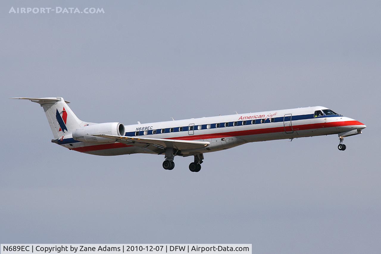 N689EC, 2004 Embraer ERJ-145LR (EMB-145LR) C/N 14500853, American Eagle landing at DFW Airport, TX