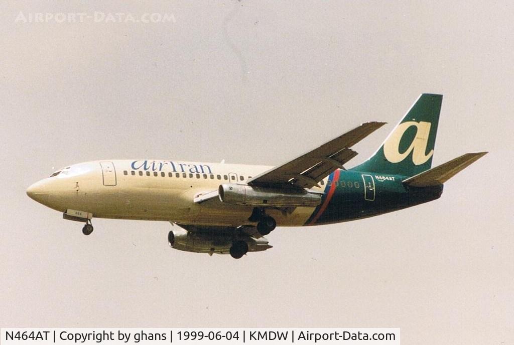 N464AT, 1976 Boeing 737-2L9 C/N 21278, Landing at Midway
