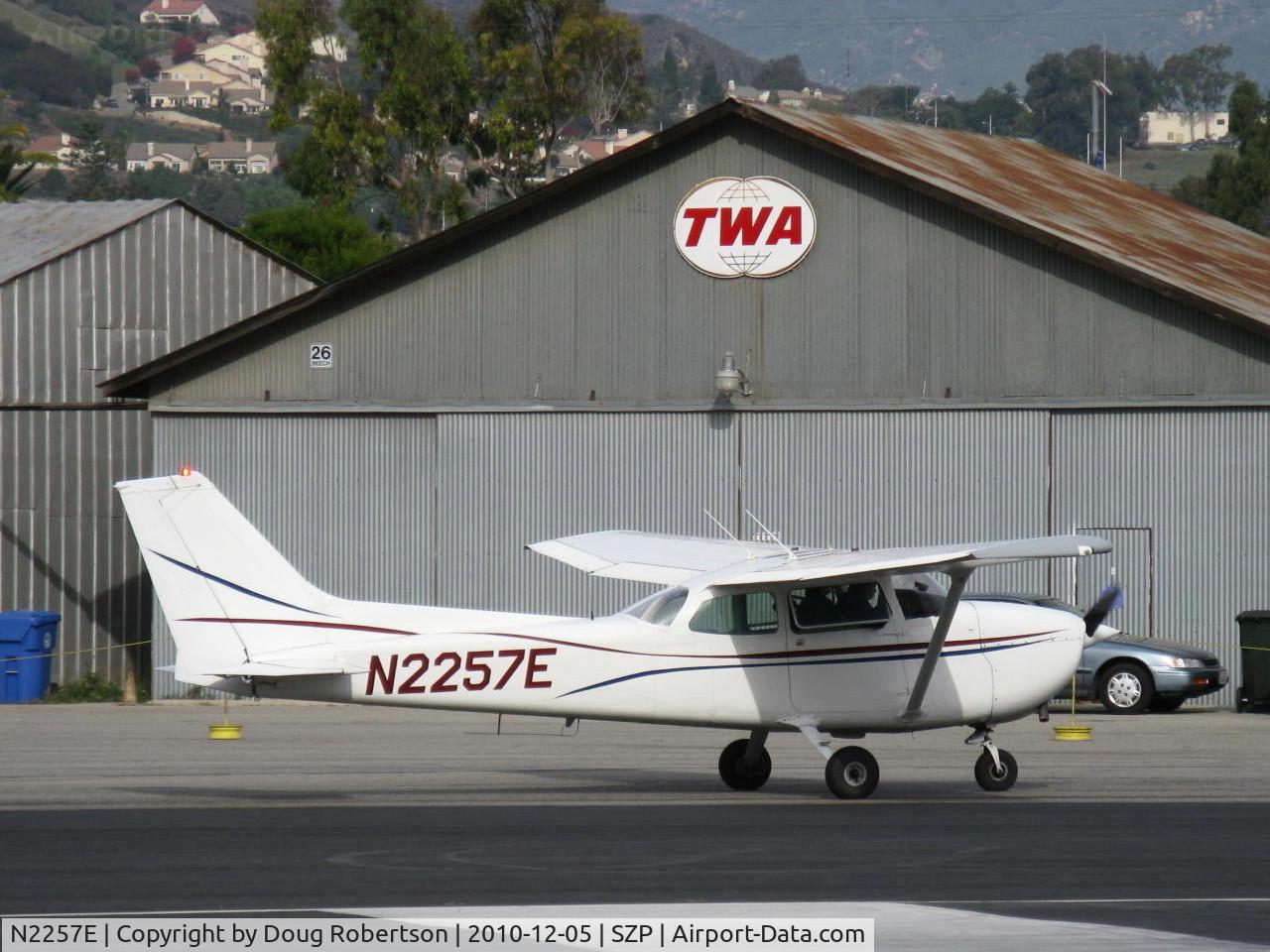 N2257E, 1978 Cessna 172N C/N 17271208, 1978 Cessna 172N, Lycoming O-320-E2D 150 Hp, taxi back