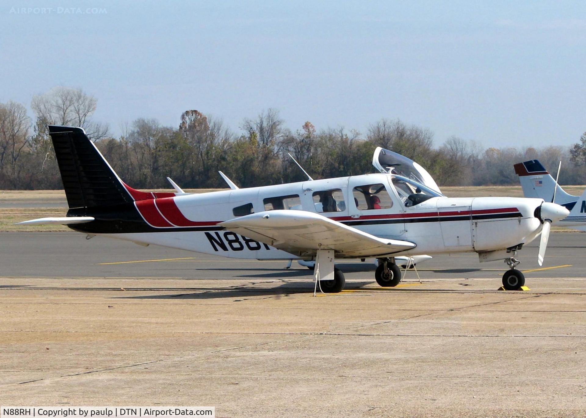 N88RH, 1975 Piper PA-32R-300 Cherokee Lance C/N 32R-7680065, At Downtown Shreveport.