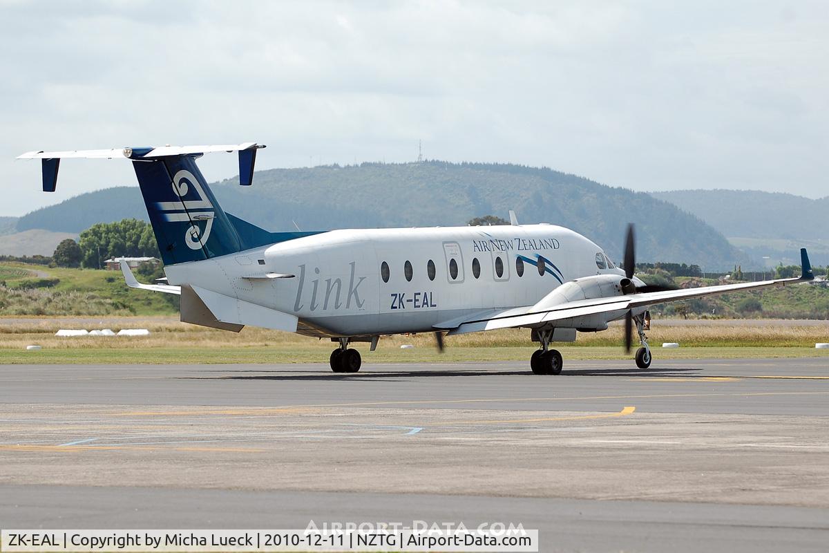 ZK-EAL, 2001 Raytheon Aircraft Company 1900D C/N UE-435, At Tauranga