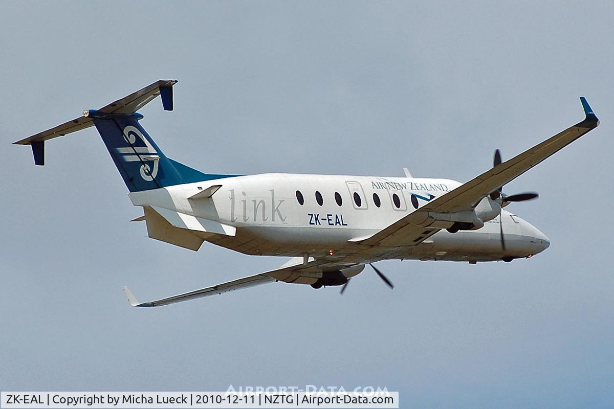 ZK-EAL, 2001 Raytheon Aircraft Company 1900D C/N UE-435, At Tauranga