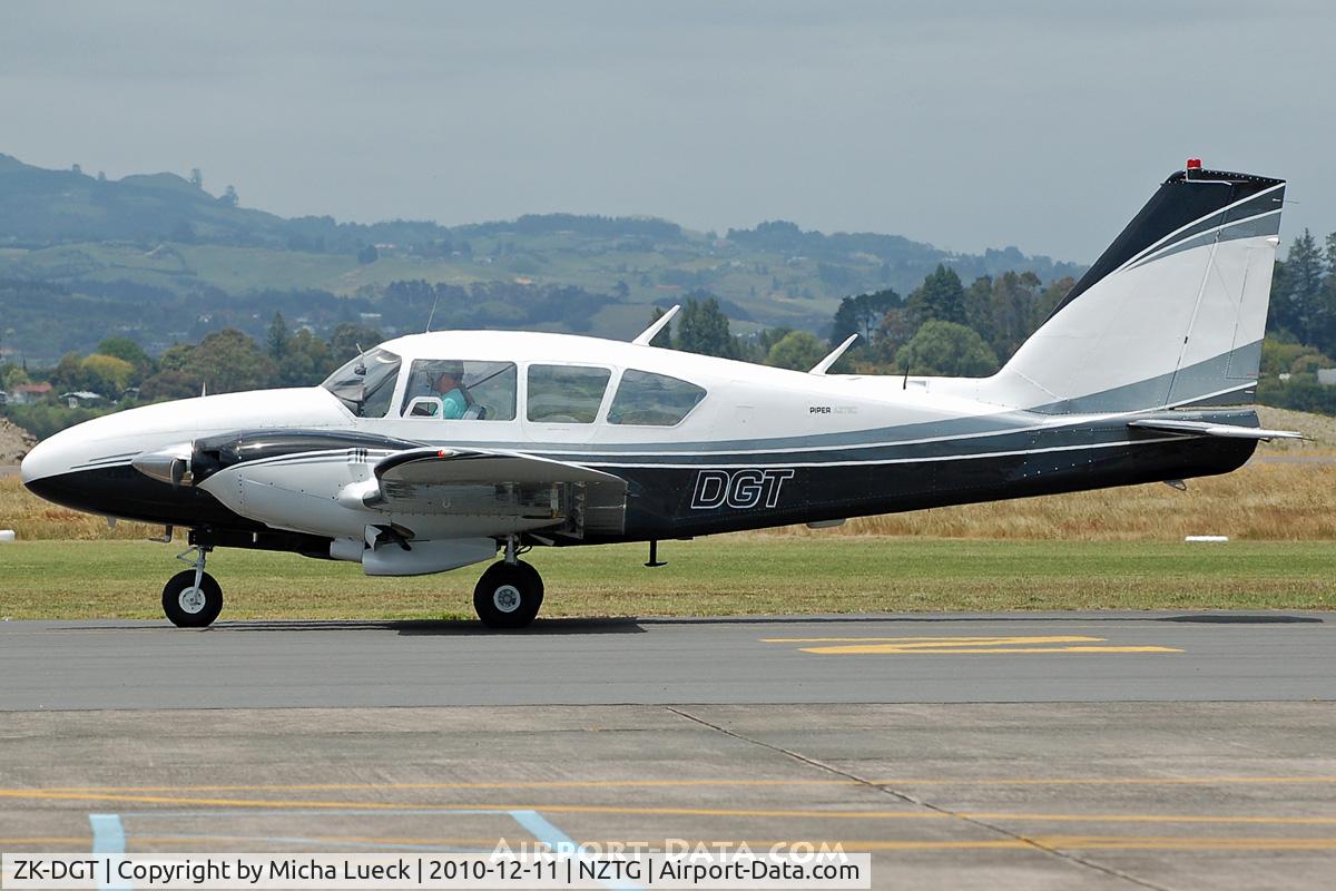 ZK-DGT, Piper PA-23-250 C/N 27-3437, At Tauranga