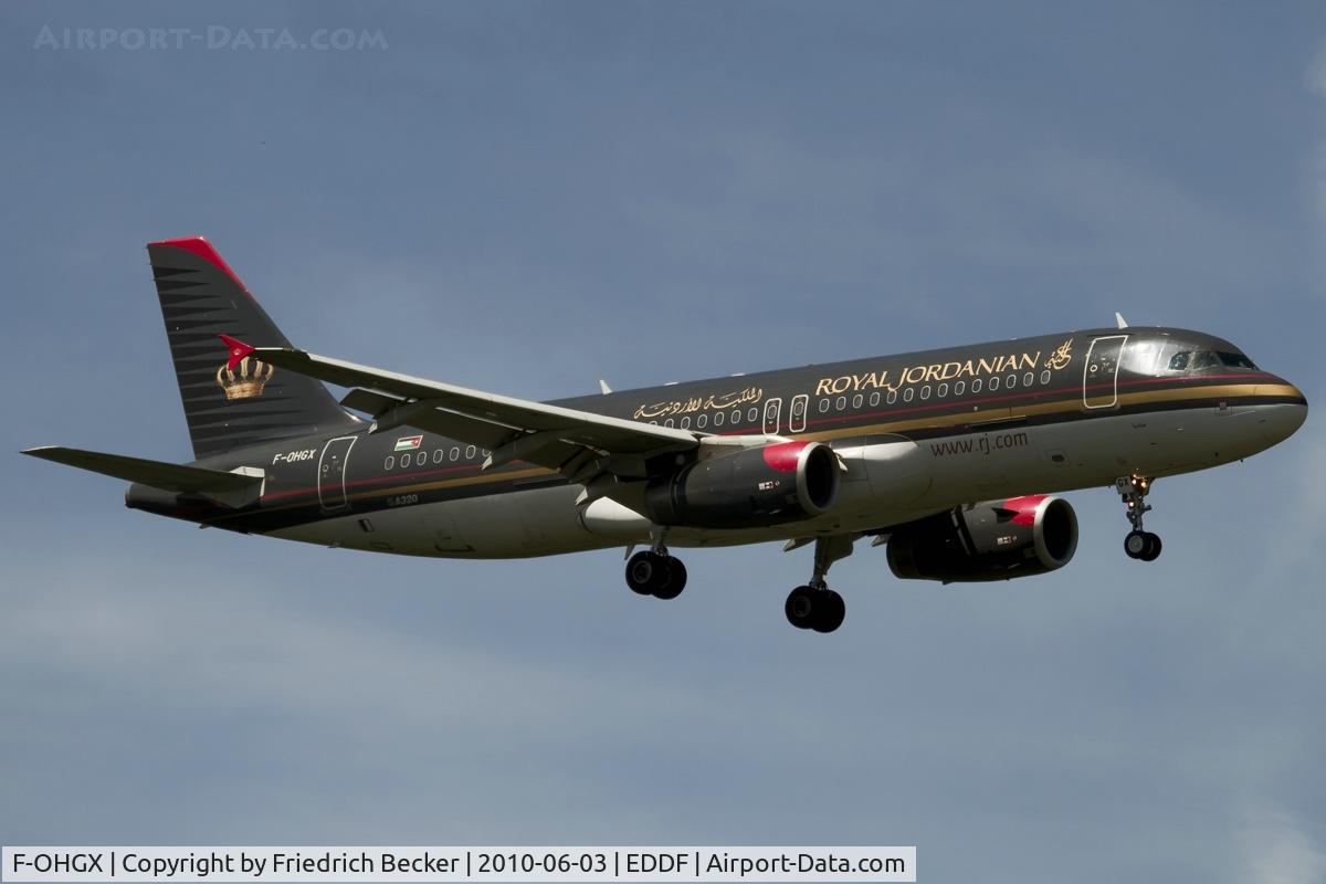 F-OHGX, 2006 Airbus A320-232 C/N 2953, on final RW07R