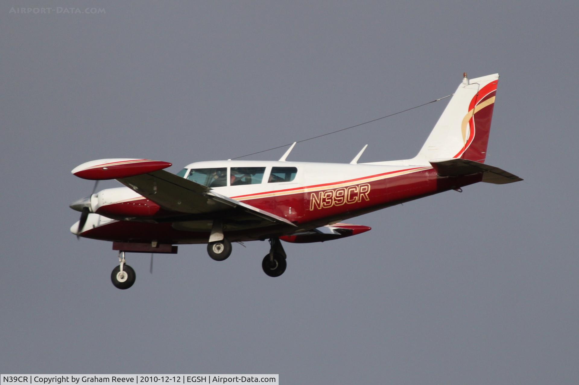 N39CR, 1970 Piper PA-39-160 Twin Comanche C/R C/N 39-4, Landing at Norwich.