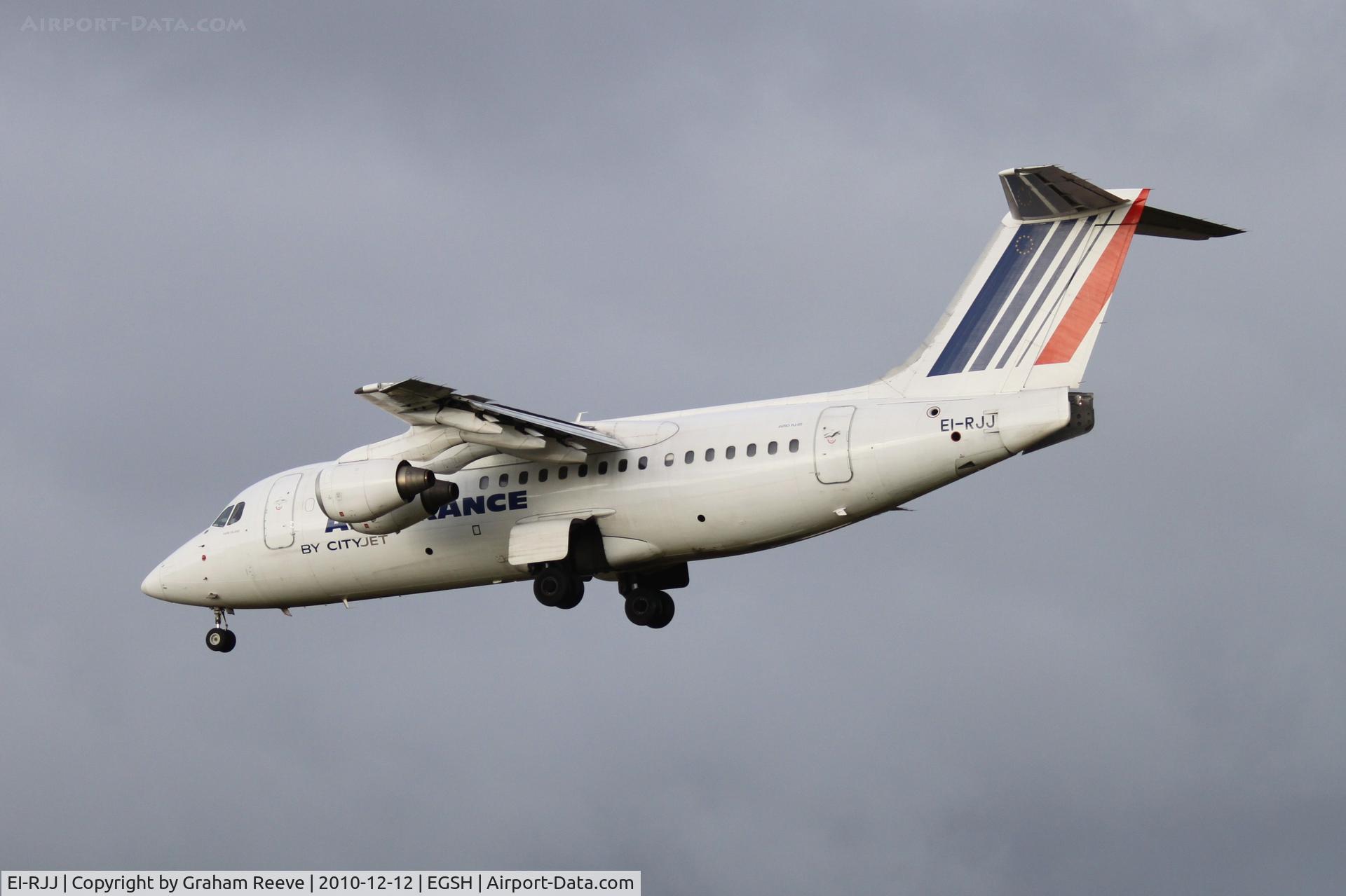 EI-RJJ, 1999 BAE Systems Avro 146-RJ85 C/N E.2347, Landing at Norwich.