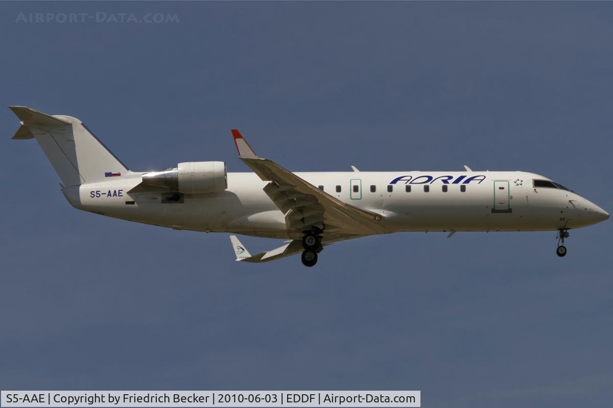 S5-AAE, 1998 Canadair CRJ-200LR (CL-600-2B19) C/N 7170, on final RW07R