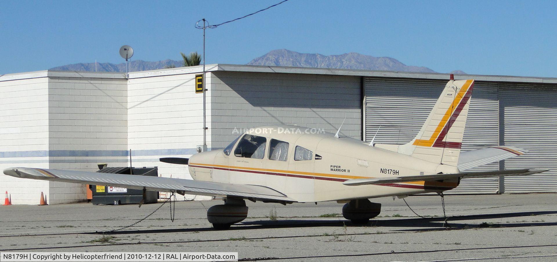 N8179H, 1982 Piper PA-28-161 C/N 28-8216138, Parked by the hangers
