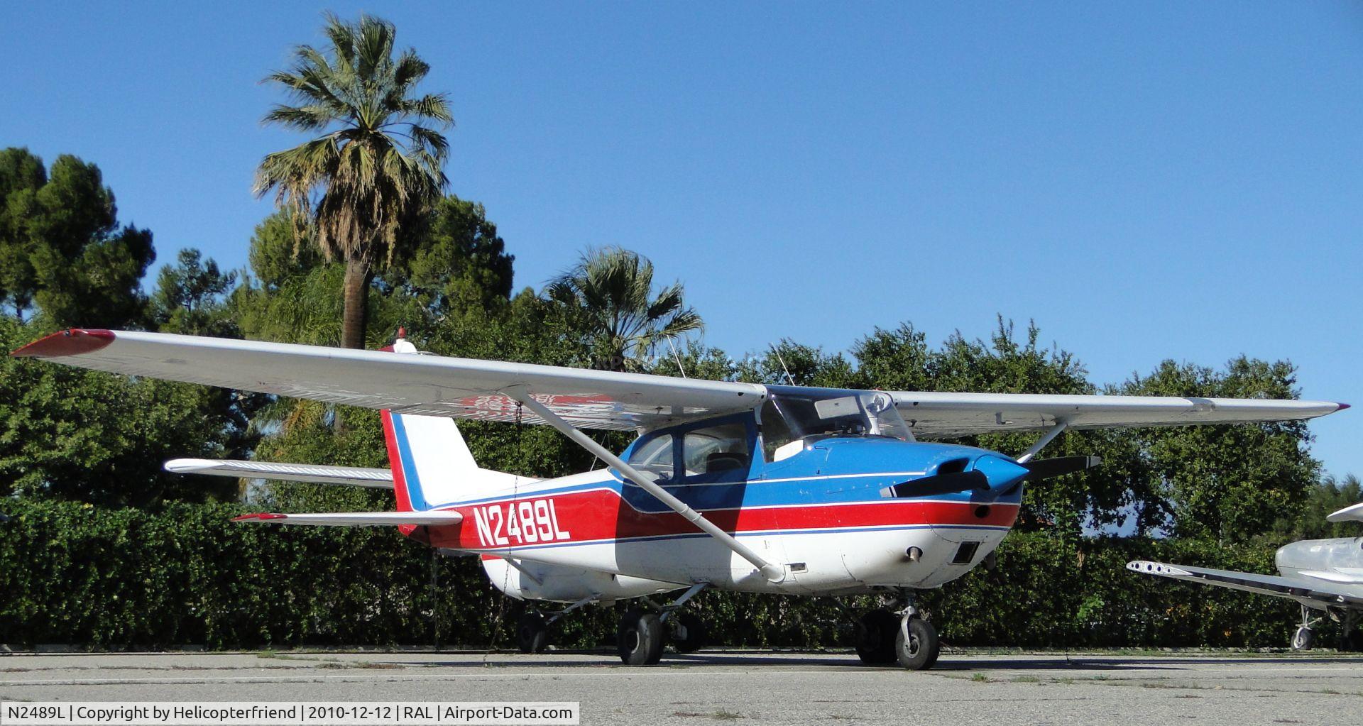 N2489L, 1966 Cessna 172H C/N 17255689, Parked by the bushes
