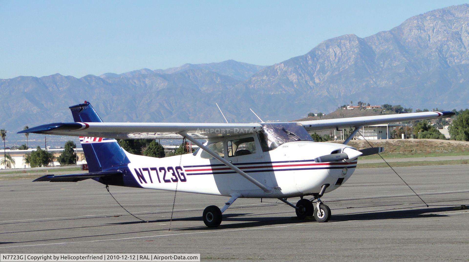 N7723G, 1970 Cessna 172L C/N 17259423, Tied down and parked