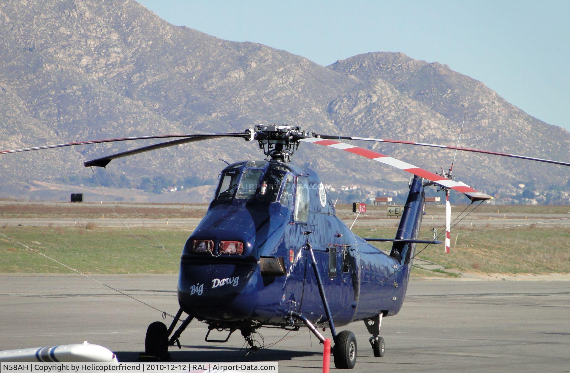 N58AH, 1956 Sikorsky S-58ET C/N 58-328, Big Dawg with rotor tied down and waiting