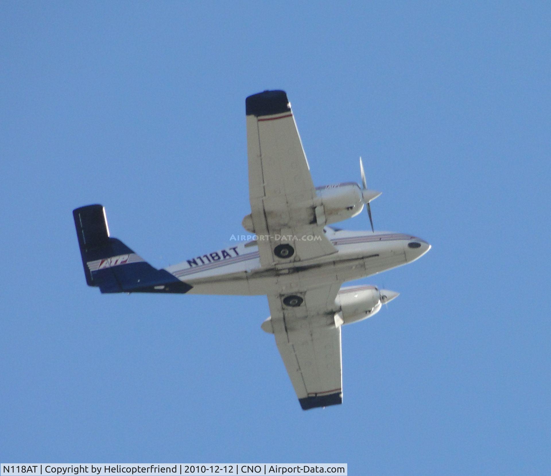 N118AT, 2000 Piper PA-44-180 Seminole C/N 4496034, Flying westbound
