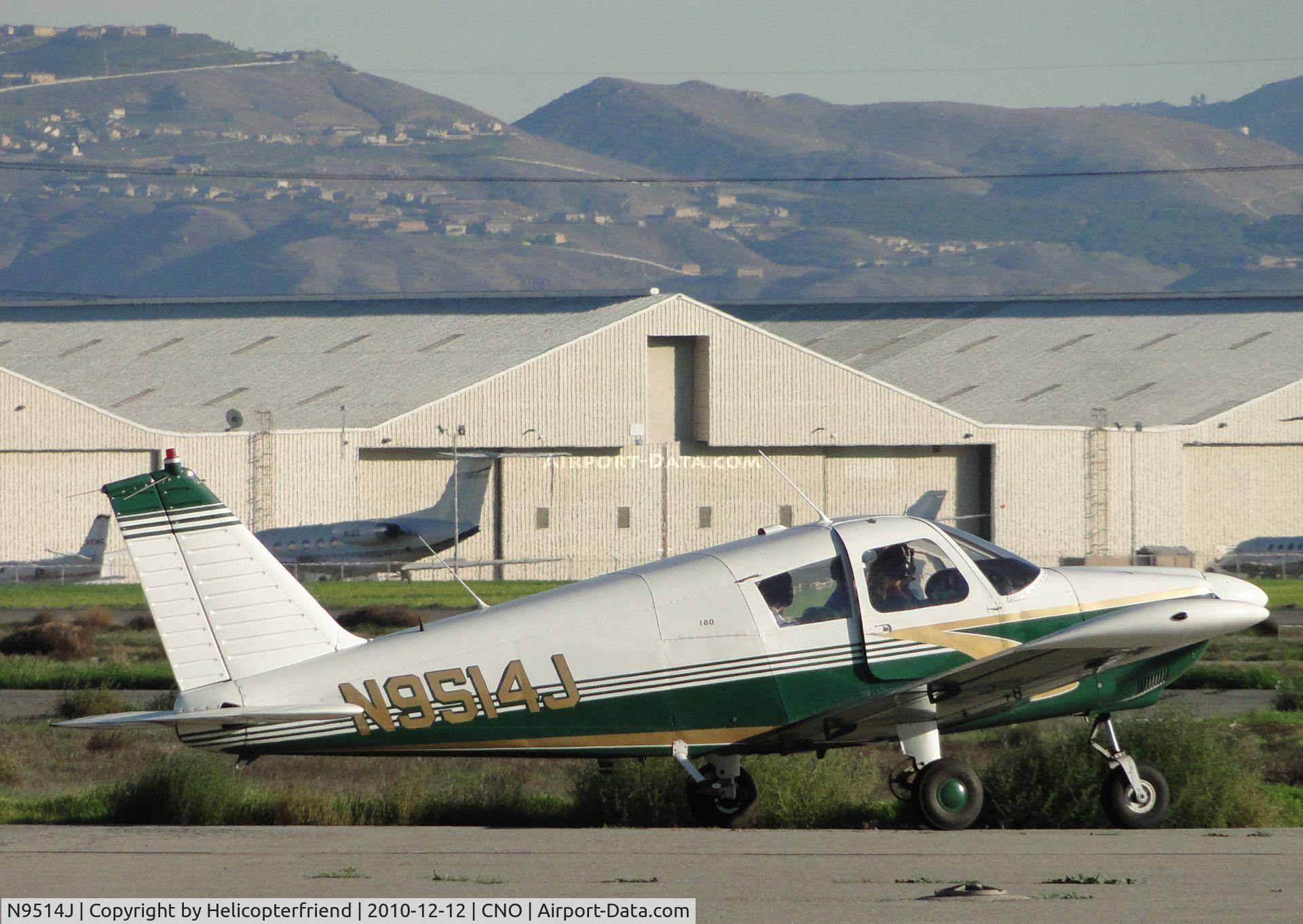 N9514J, 1966 Piper PA-28-180 C/N 28-3637, Taxiing to runway