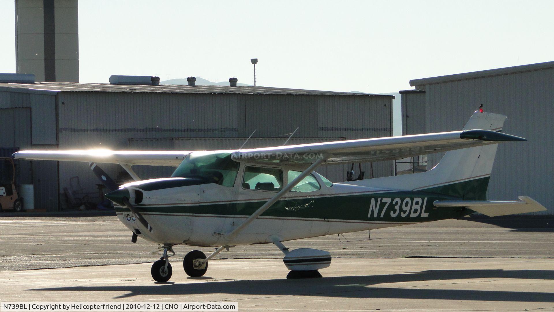 N739BL, 1978 Cessna 172N C/N 17270412, Parked