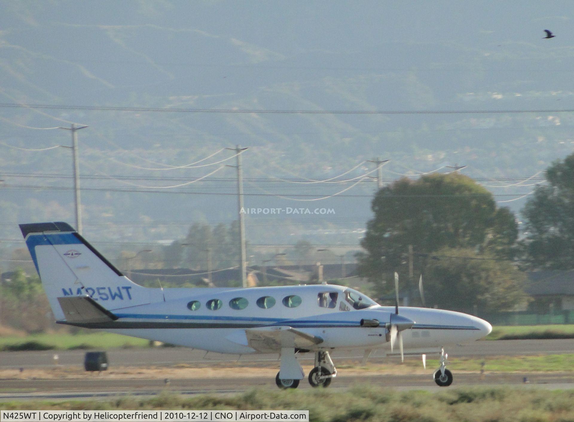 N425WT, 1983 Cessna 425 Conquest I C/N 425-0175, Rolling out after landing
