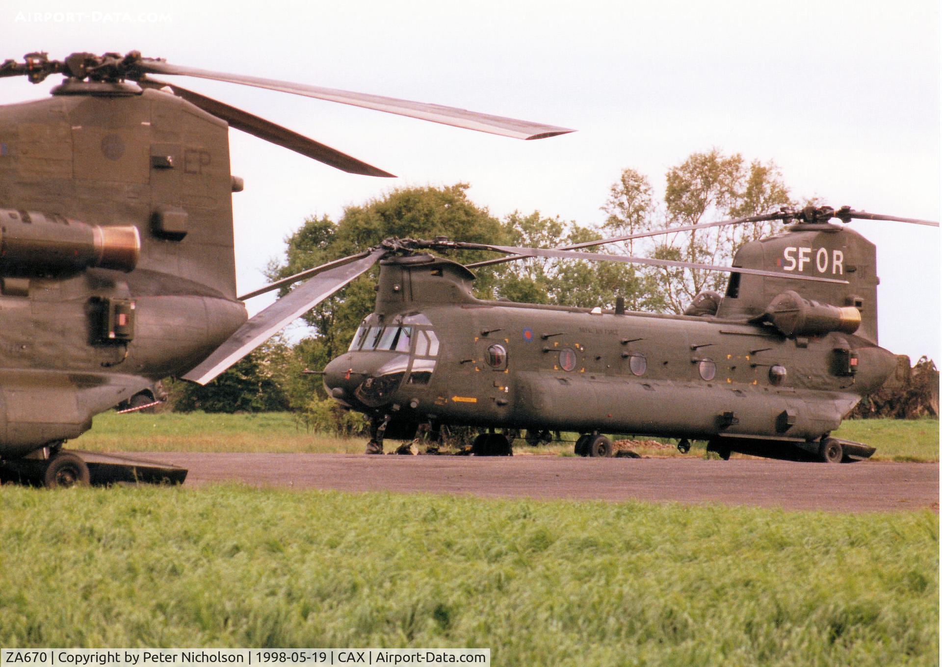 ZA670, Boeing Vertol Chinook HC.2 C/N M/A001/B-812/M7032, Chinook HC.2 of 18 Squadron on exercise detachment to Carlisle in May 1998.