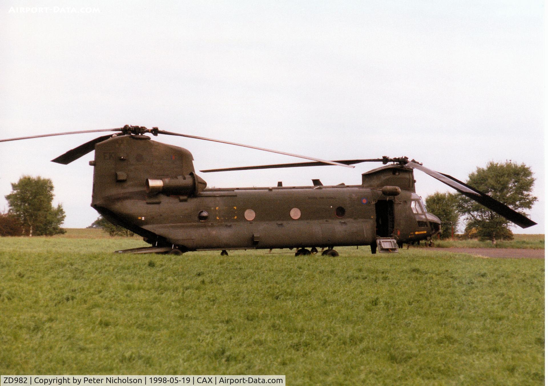ZD982, 1981 Boeing Vertol Chinook HC.2 C/N M/A039/B-874/M7019, Chinook HC.2, callsign Zulu Two Zero Charlie, of RAF Odiham's 7 Squadron on exercise detachment to Carlisle in May 1998.