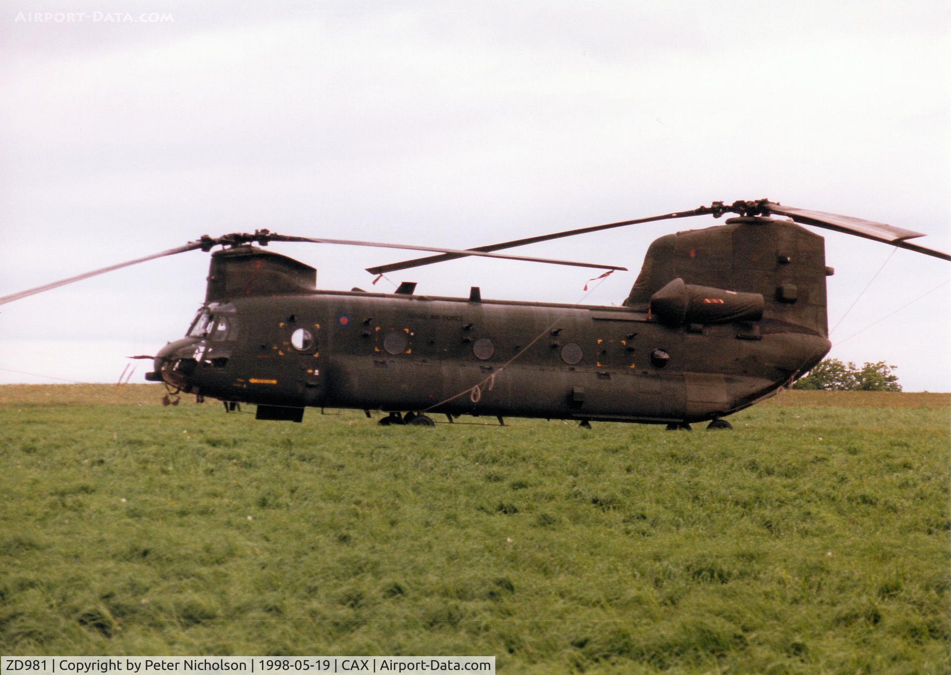 ZD981, Boeing Vertol Chinook HC.2 C/N M/A038/B-873/M7029, Chinook HC.2, callsign Vortex 343, of 18 Squadron on exercise detachment to Carlisle in May 1998.