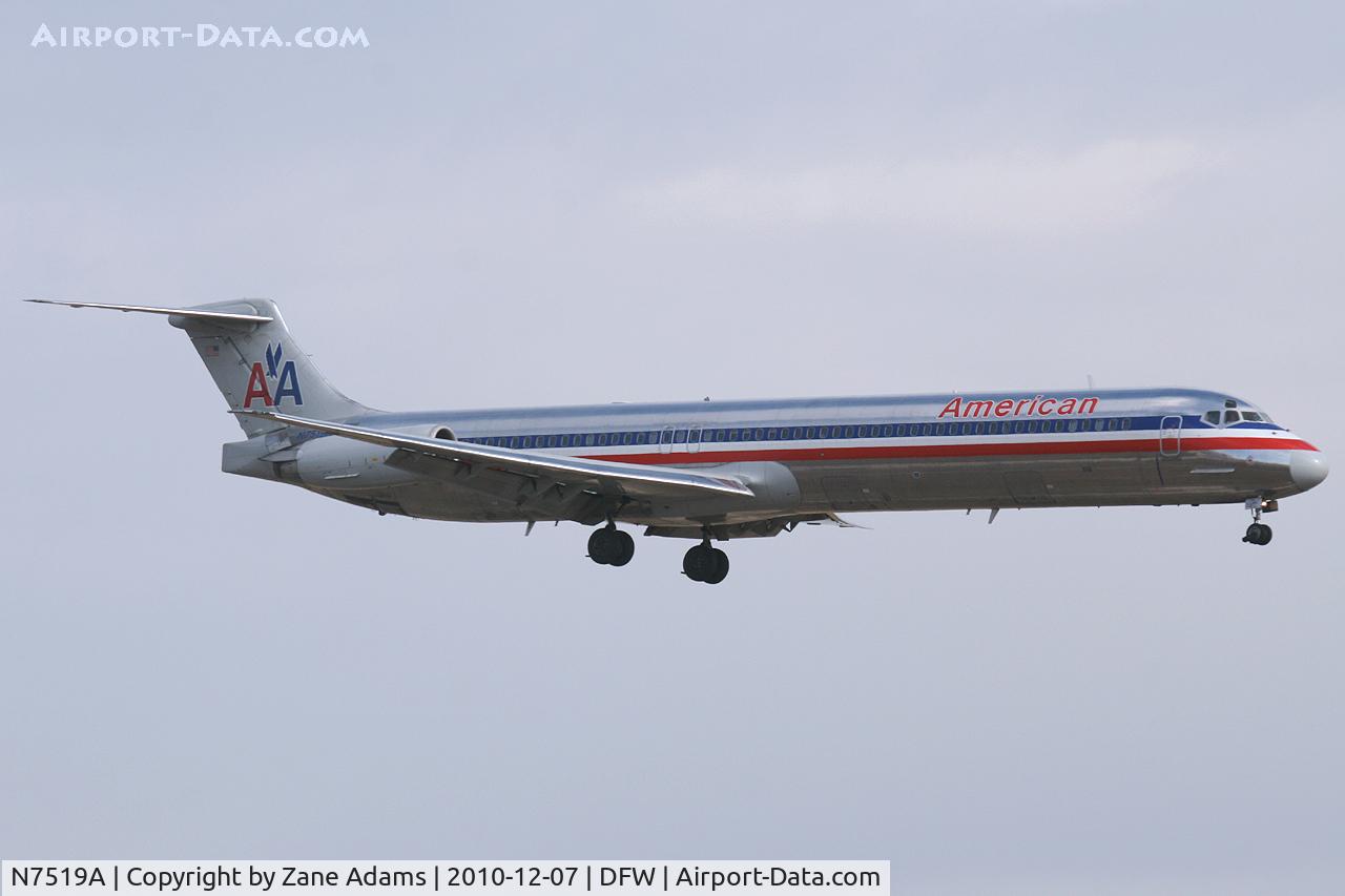 N7519A, 1990 McDonnell Douglas MD-82 (DC-9-82) C/N 49896, American Airlines landing at DFW Airport - TX